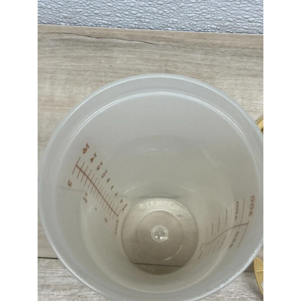 Vtg Tupperware Quik Shake 844-27 Clear 500ml. With Tan Lid